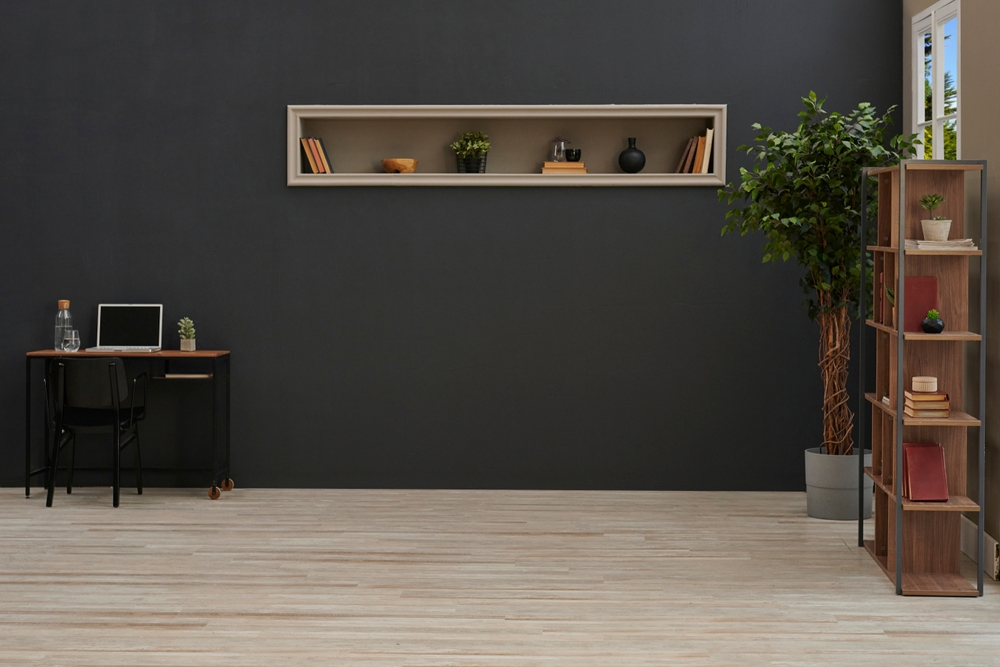 ¿Cuáles son los colores de pared que combinan con madera oscura?